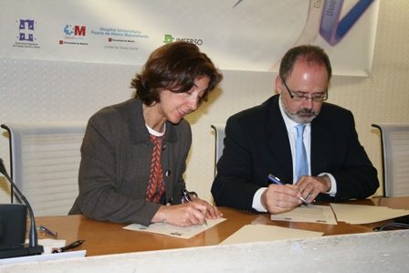 Agustina Hervás, Presidenta AsocTSySalud y Manuel Gil, Decano Colegio Trabajo Social Madrid